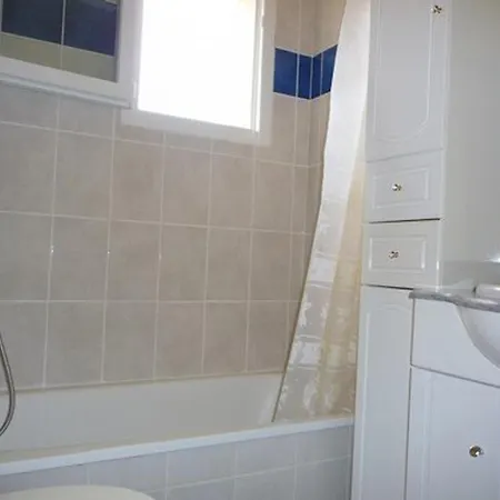 Willa Au Barcares: Piscine, Parking, 2 Chambres, Terrasse Plein Sud, Proche Et Commodites - Fr-1-782-22 Le Barcarès