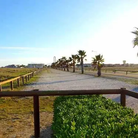 Villa Au Barcarès: Piscine, Parking, 2 Chambres, Terrasse Plein Sud, Proche Et Commodités - Fr-1-782-22