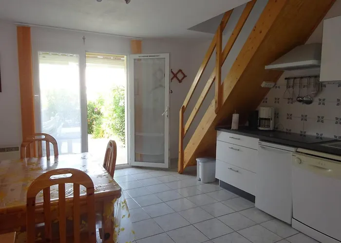 Au Barcarès: Piscine, Parking, 2 Chambres, Terrasse Plein Sud, Proche Et Commodités - Fr-1-782-22