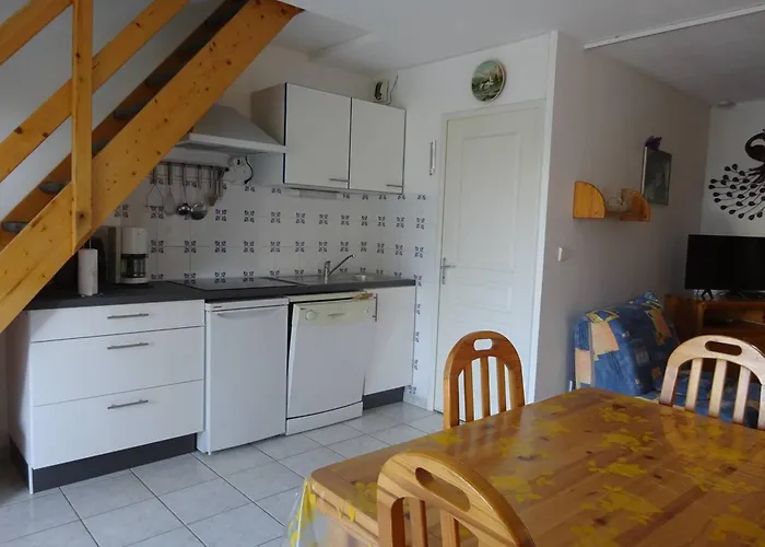 Villa Au Barcarès: Piscine, Parking, 2 Chambres, Terrasse Plein Sud, Proche Et Commodités - Fr-1-782-22